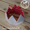 Couronne en tissu à motifs gris et rouge, entièrement doublée en tissu rouge à étoiles blanches