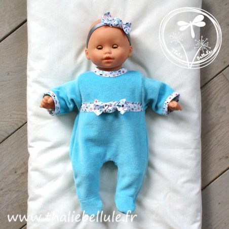 Pyjama bleu turquoise et tissu à fleurs pour poupon 30 cm