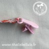 Attache tétine à fleurs en tissu coton type liberty, avec une pince plastique rose, facile à utiliser