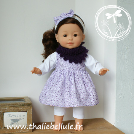 Ensemble chemisier à motifs violets, legging blanc , t-shirt blanc et châle en laine prune pour poupée 36 cm