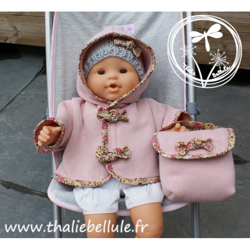 Manteau coloris vieux rose pour poupon 36 cm, avec sac et bonnet coordonnés