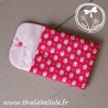 Pochette en tissu à motifs fleurs pour accessoires cheveux, vue semi-ouverte